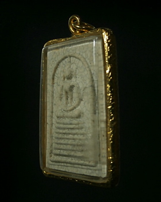 สมเด็จวัดระฆัง คณะ ๙ รุ่น " ย้อนยุค ๑๐๘ ปี " พิมพ์อกร่อง