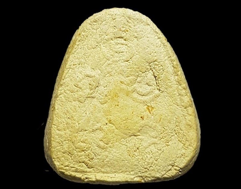 ปิดตาวัดยายร้า เนื้อเหลือง(ว่านดอกทอง) ปี 16 หลวงปู่ทิมปลุกเสก 