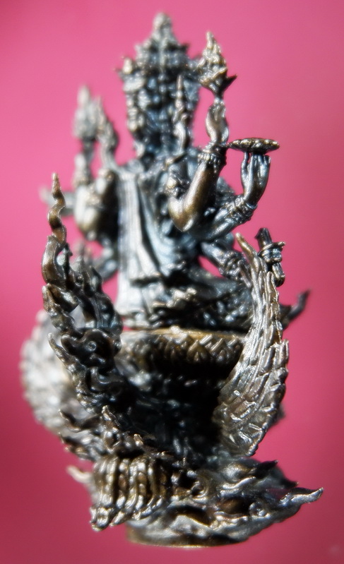 พระพรหมธาดามหาเศรษฐี "รุ่นบุญเศรษฐี" หลวงปู่ยูร ญาณวิโร วัดหนองป่าหมาก จ.สระแก้ว ขนาดห้อยคอ สวยครับ