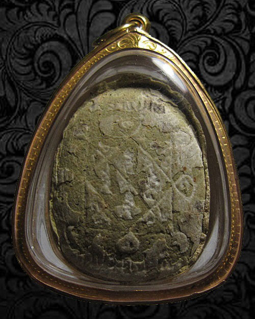 ปี 2521 พระปิดตา พิมพ์ลายกนกคู่ หลวงปู่โต๊ะ วัดประดู่ฉิมพลี จ.กรุงเทพฯ เนื้อเกสรแช่น้ำมนต์ เลี่ยมทอง