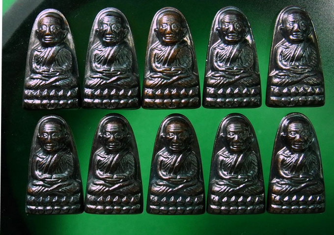 หลวงพ่อทวด ปี 2555 วาระ 3 บล็อกบัวแตก นิยม พระดีพิธีใหญ่ สวย เดิมๆ 10 องค์ 