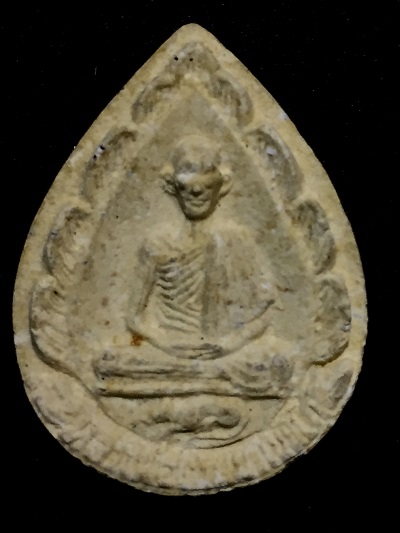 พระผงพิมพ์หยดน้ำหลวงพ่อเกษม เขมโก ครบรอบ๘๐ปี สุสานไตรลักษณ์ ลำปาง ๒๘พ.ย.๓๔