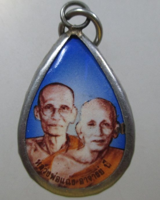 ๒๐ ล็อกเก็ตหลวงพ่อแฉ่ง-อาจารย์ปี วัดราษฎร์นิยม จ นนทบุรี