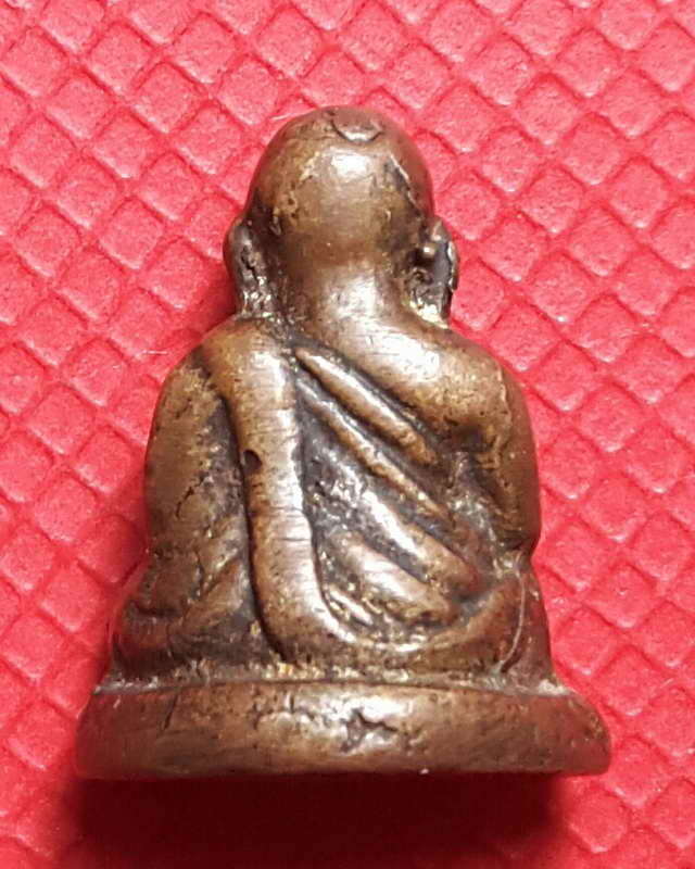 รูปหล่อหลวงพ่อเงิน วัดบางคลาน จ.พิจิตร รุ่นช้างคู่พิมพ์เล็ก ออกวัดท้ายน้ำ ปี 26