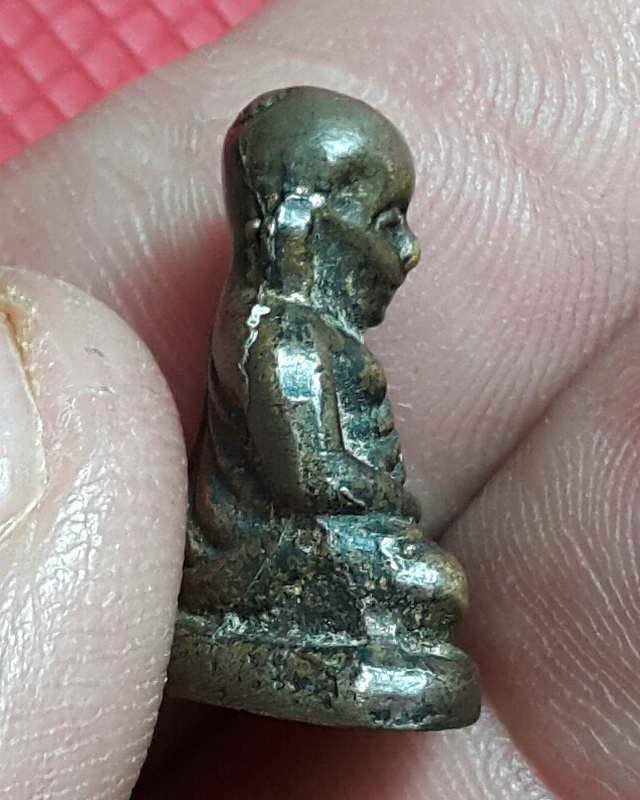 รูปหล่อหลวงพ่อเงิน วัดบางคลาน จ.พิจิตร รุ่นช้างคู่พิมพ์เล็ก ออกวัดท้ายน้ำ ปี 26