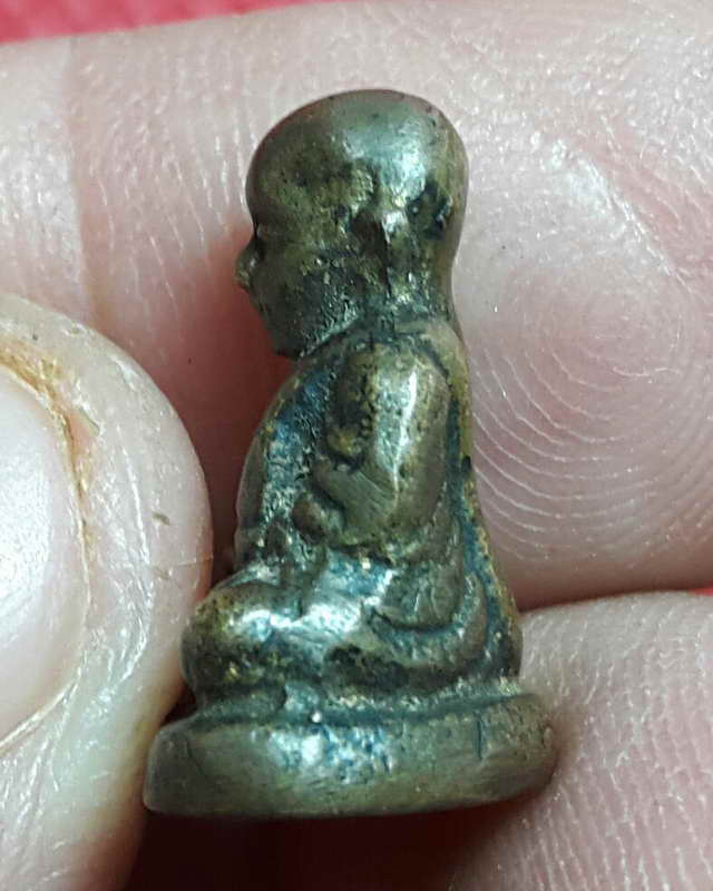 รูปหล่อหลวงพ่อเงิน วัดบางคลาน จ.พิจิตร รุ่นช้างคู่พิมพ์เล็ก ออกวัดท้ายน้ำ ปี 26