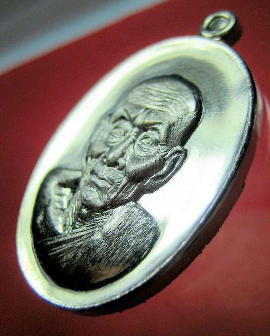 หลวงปู่ทวด หน้าอรหันต์ (หน้าแก่) นิรันตราย 77 EOD 2 สุขในหัวใจ แยกจากชุดกรรมการถวายผ้าไตร