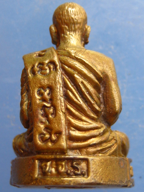 รูปหล่อพระครูศรีบุญญาทร(หลวงพ่ออาจ) วัดแจ่มราษฎร์ศรัทธาธรรม จ.สมุทรปราการ