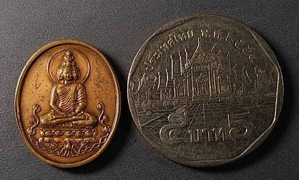 20 เคาะเดียวแดง เหรียญเศรษฐีนวโกฏิ สถาบันพยากรณ์ศาสตร์ เนื้อทองแดงซาติน