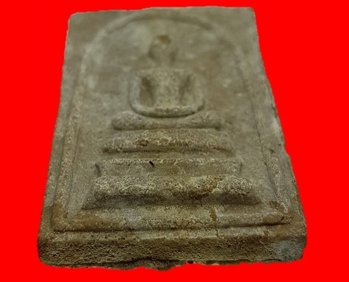 สมเด็จหลังสิวลีพิมพ์เอวใหญ่ปี15 สภาพสวยๆ น่ารักอนาคตไกลครับ เข้าตลับพร้อมใช้ครับ