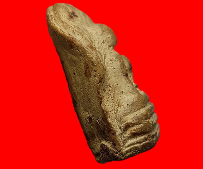 พระคงกรุเก่าเนื้อบิ่นเดิมจากกรุ พระสวยได้ฟอร์โพธิ์เด้งตามภาพ พระแท้รับประกันตลอดชีพ