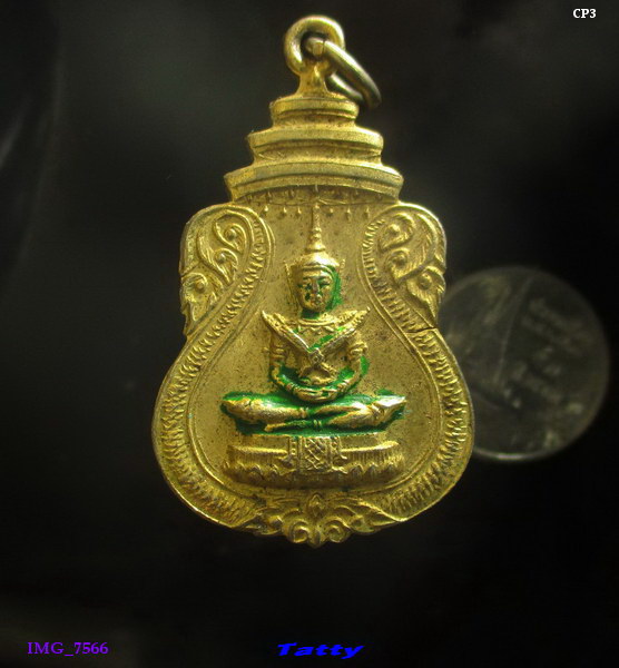 พระแก้วมรกต ศูนย์พุทธศาสนาฝ่าย เถรวาท วัดไทยลอสแองเจลิส