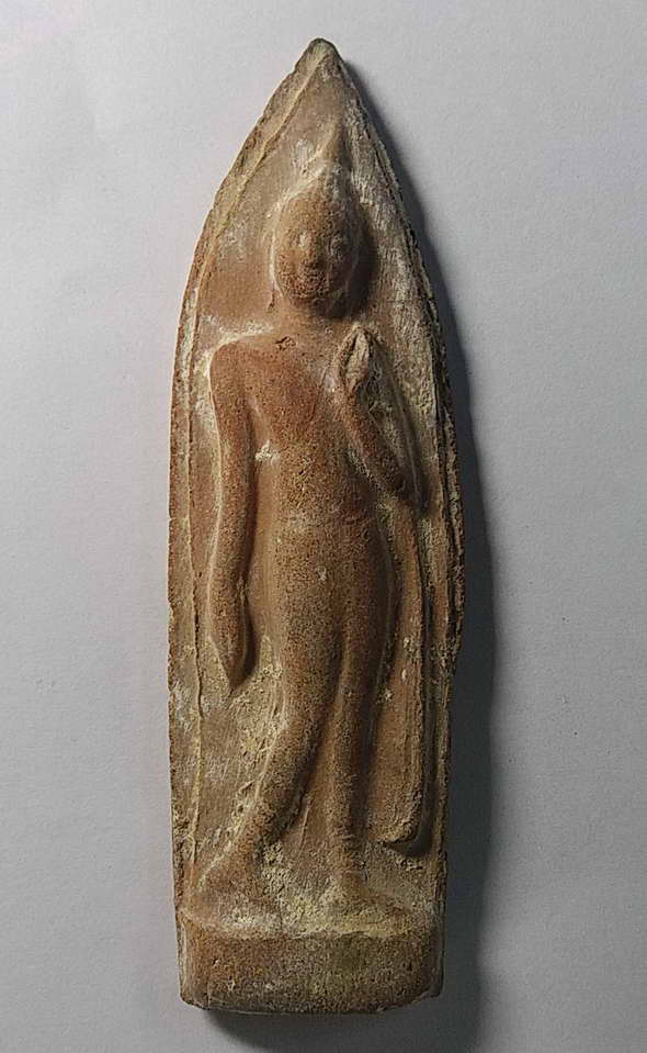 เริ่มที่ 10 บาทครับ พระลีลาเนื้อดินเผา ยุคหลัง ดูขนาดเทียบกับเหรียญ 5 บาทนะครับ