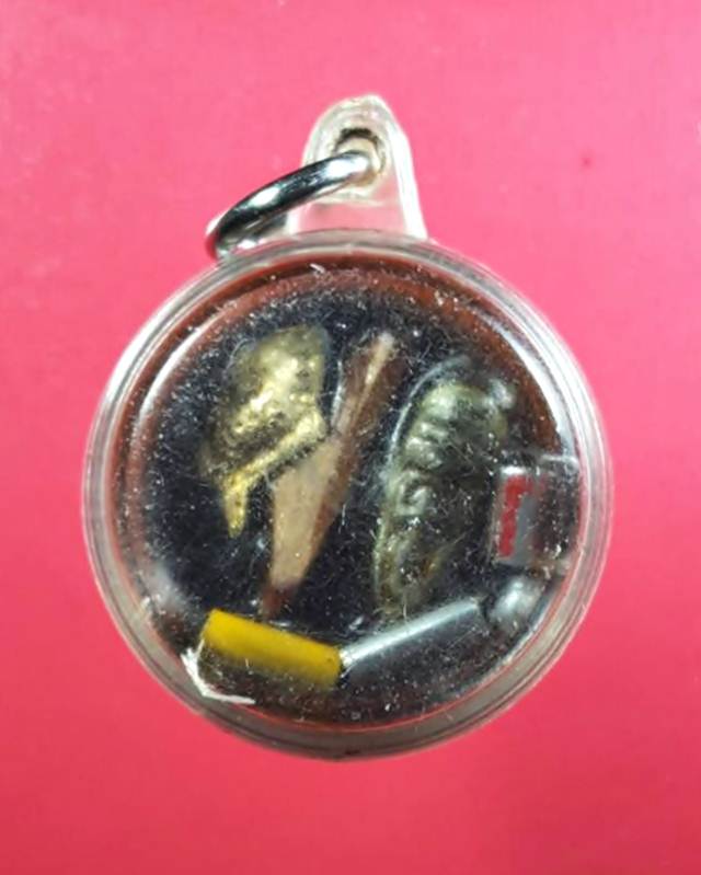 ตลับสีผึ้งปลาตะเพียน หลวงพ่อจง พุทธัสสโร วัดหน้าต่างนอก อยุธยา 