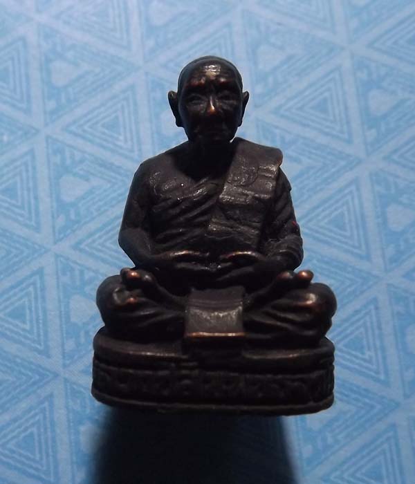 รูปหล่อหลวงปุู่สิม วัดถ้ำผาปล่อง รุ่น6 ออกวัดคำประมง *เบาๆๆ