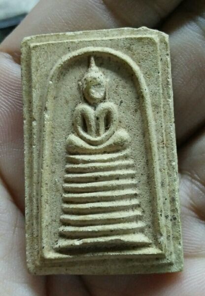 พระสมเด็จหลวงปู่จันทร์ วัดศรีเทพรุ่นแรกครับ