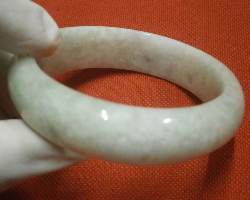 **วัดใจแดง 400.-**หยกกินบ่เซี่ยงเขียวใบตองจุดน้ำผึ้ง เนื้อแก้วพม่าแท้ #189