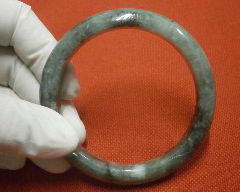 **วัดใจแดง 300.-**หยกกินบ่เซี่ยงเขียวเข้มอมฟ้า เนื้อแก้วพม่าแท้ #188