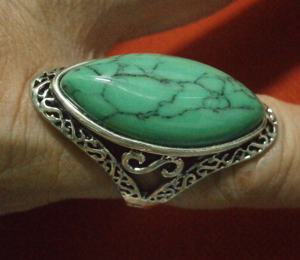 แดง 100.- แหวนหัวเทอร์คอยซ์ (Turquoise) ตัวเรือนชุบโรเดียม ขนาดเส้าผ่าศูนย์กลาง 1.9 เซ็นต์ (#R15)