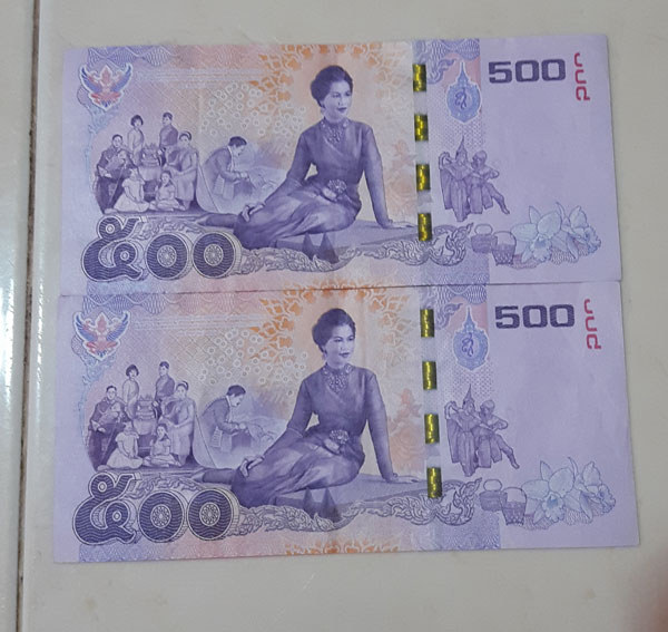 ธนบัตร500บาทหลังพระราชินีจำนวน2ใบสภาพใช้เเต่ยังสวย
