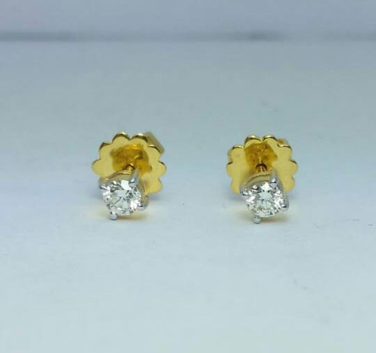 ต่างหูทอง90เพชรเเท้เพชรเกสรข้างละ15ตังค์2เม็ดเพชรขาวสะอาดไฟดีน้ำงาม95ขึ้นน้ำหนัก2.3กรัม สภาพสวยมากใส