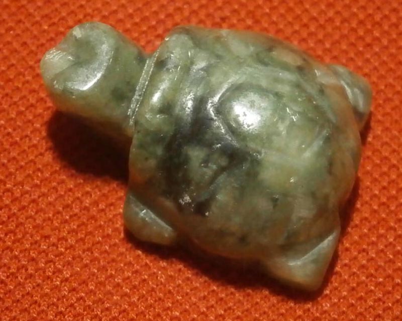 เต่ามงคล เนื้อหยกแท้จากประเทศพม่า สวยมากๆ ขนาด 3.4 x 2.2 x 1.5 ซม. #229