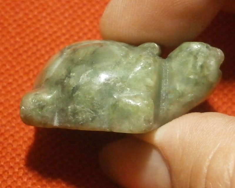 เต่ามงคล เนื้อหยกแท้จากประเทศพม่า สวยมากๆ ขนาด 3.4 x 2.2 x 1.5 ซม. #229