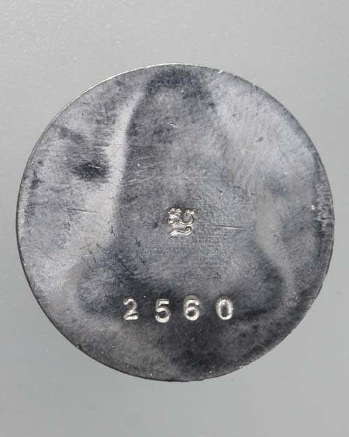 เหรียญพระปิดตาพังพะกาฬ รุ่น เปิดศาลหลักเมืองนคร 2560 หลังเรียบ เนื้อดีบุก โดย พล.ต.อ.จักรทิพย์