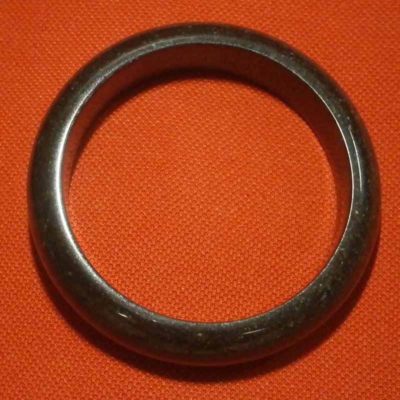 สวย...แท้...ถูก....กำไลหยกดำ (ท้องปลิง) แท้จากพม่า วงใน 6.1 ซ.ม. กว้าง 1.5 ซ.ม. หนา 8 มิล #254