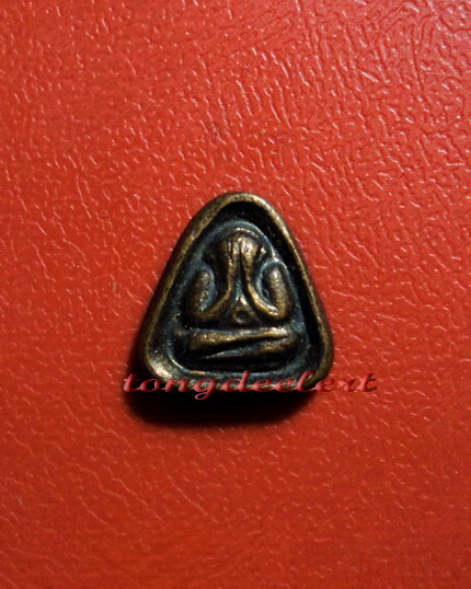 พระปิดตาหลังยันต์นะองค์จิ๋ว หลวงปู่ดี วัดเทวสังฆาราม(วัดเหนือ) จ.กาญจนบุรี สวยมากค่ะ