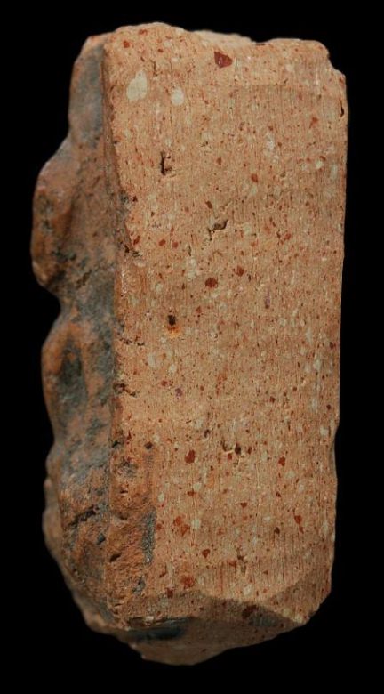 พระกรุลพบุรีตัดเดี่ยว พิมพ์ซุ้มนครโกษา เนื้อดิน จ.ลพบุรี