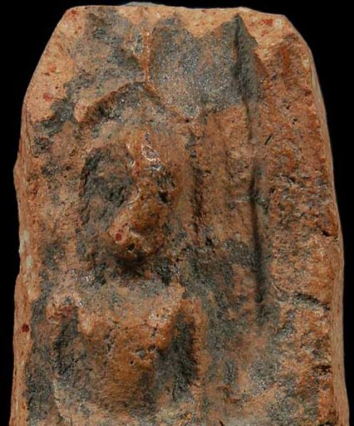 พระกรุลพบุรีตัดเดี่ยว พิมพ์ซุ้มนครโกษา เนื้อดิน จ.ลพบุรี