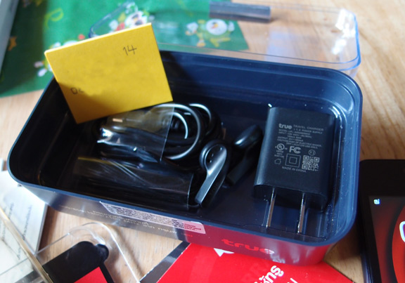 มือถือ TRUE Smart Max Plus 4.0 ยกกล่อง อุปกรณ์ทั้งหมดเอี่ยมๆไม่เคยใช้ Quad core x4speed