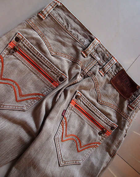 ยีนส์ EDWIN ของแท้  แบรนด์ ITALY เอว 32 ครับ ปกติตัวละประมาณ 4,000บาทไทบ