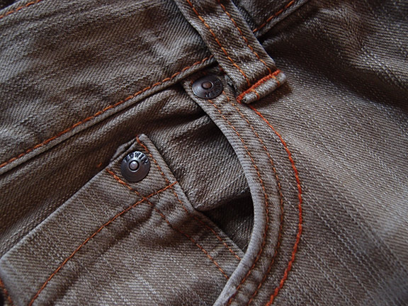 ยีนส์ EDWIN ของแท้  แบรนด์ ITALY เอว 32 ครับ ปกติตัวละประมาณ 4,000บาทไทบ