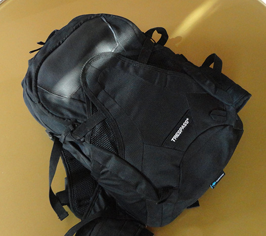 เป้  TRESPASS ของแท้ RAINCOVER สวยๆเลยครับ บุหลังกันกระแทก คุณภาพแบรนด์ชั้นนำ