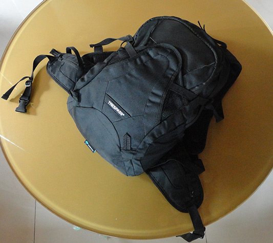 เป้  TRESPASS ของแท้ RAINCOVER สวยๆเลยครับ บุหลังกันกระแทก คุณภาพแบรนด์ชั้นนำ