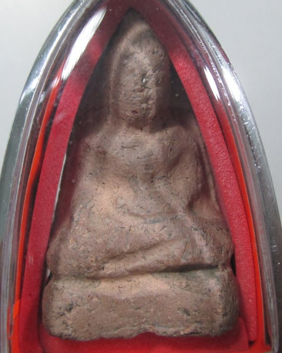 ๒๐ พระพุทธเนื้อดินเก่า