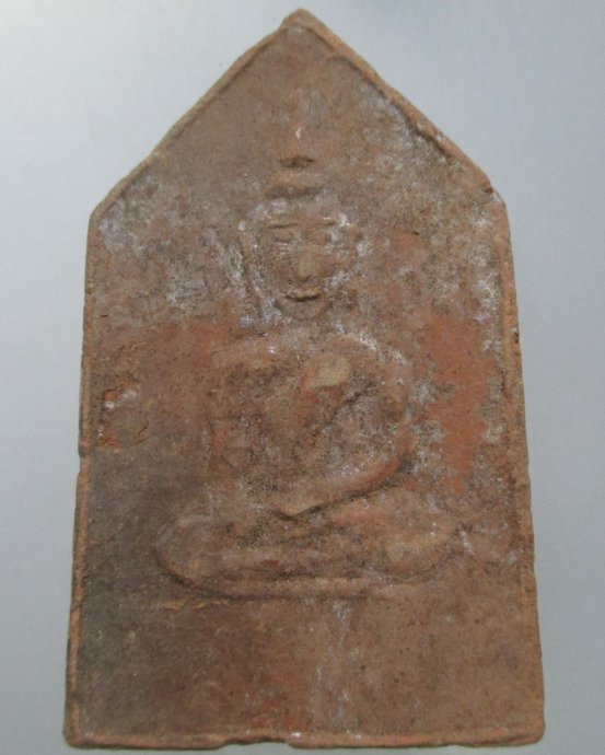 ๒๐ พระพุทธเนื้อดิน