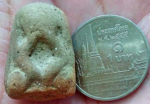 *ปิดตาดินขุยปู หลวงปู่จันทร์ วัดบ้านยาง ราชบุรี(องค์ที่๒)*