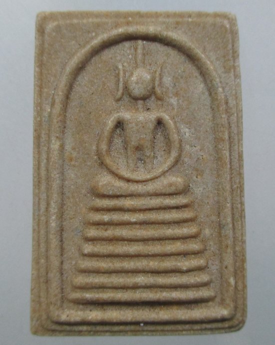 ๒๐ สมเด็จหลวงพ่อกลั่น วัดอินทราวาส จ อ่างทอง รุ่นอายุ 80 ปี