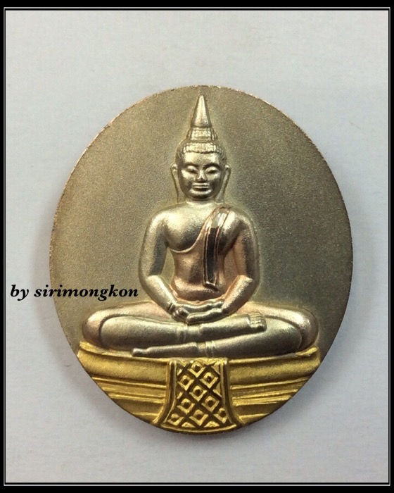 เหรียญหลวงพ่อโสธร หลังโฮโรแกรม รุ่นสร้างพระอุโบสถหลังใหม่ ปี42 เนื้อเงินแท้3กษัตริย์ กล่องเดิม