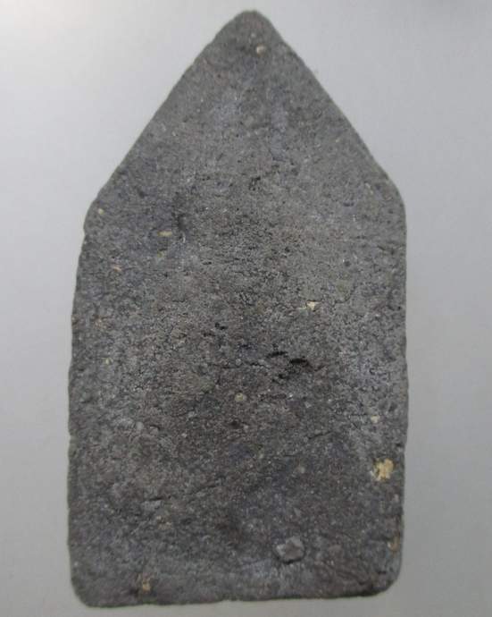 ๒๐ พระขุนแผนเนื้อผงเทา