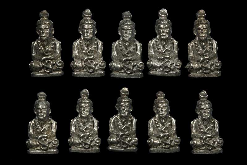 มา 10 องค์ พระฤาษี เเยกจากชุด ของขวัญหมืนยันต์ เนื้อนวะโลหะ กฐิน ๕๑ ลังกาสุกะ พระอาจารย์เเดง วัดไร่ 