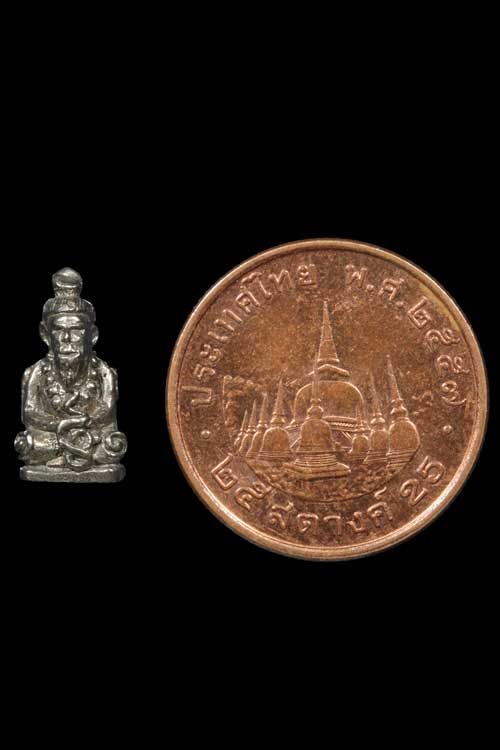 มา 10 องค์ พระฤาษี เเยกจากชุด ของขวัญหมืนยันต์ เนื้อนวะโลหะ กฐิน ๕๑ ลังกาสุกะ พระอาจารย์เเดง วัดไร่ 