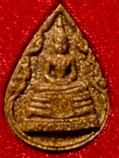 หลวงพ่อพุทธโสธร  เนื้อกระเบื้องหลังคาโบสถ์