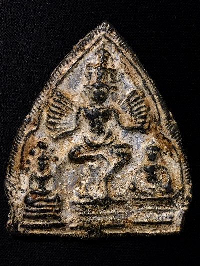 พระกรุเก่าเนื้อชิน  นารายณ์แปลงรูป
