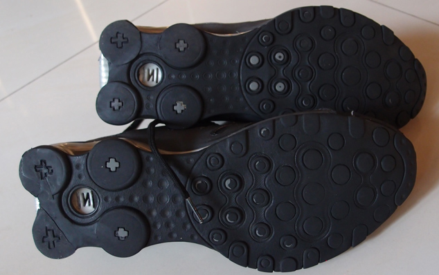 ตัดใจขาย!! รองเท้า NIKE ของแท้ รุ่น SHOX สีดำสวยเข้ม จะใส่วิ่ง ใส่เที่ยว ใส่เล่นกีฬา ได้หมดครับ