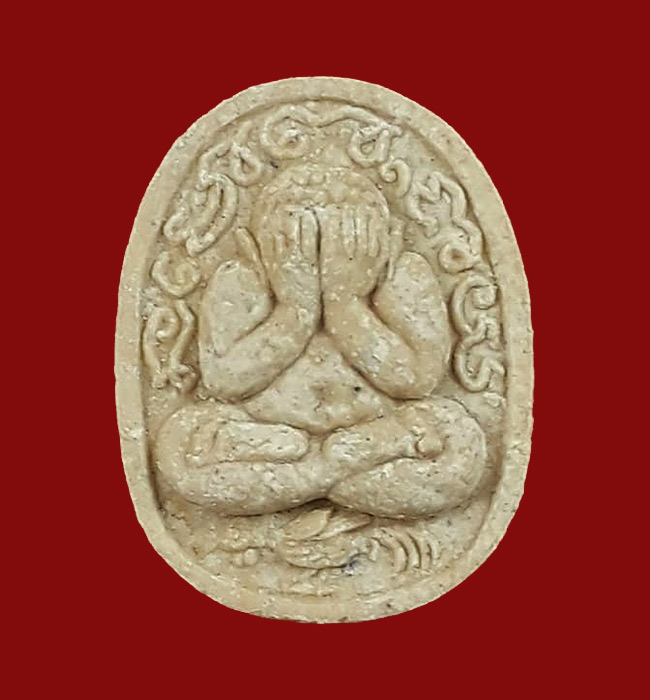 พระปิดตาขี่ไก่ รุ่น2 (ไก่หันซ้าย) หลวงปู่วิเวียร วัดดวงแข ปี2536 เนื้อผงผสมเกสร สีขาวเหลือง