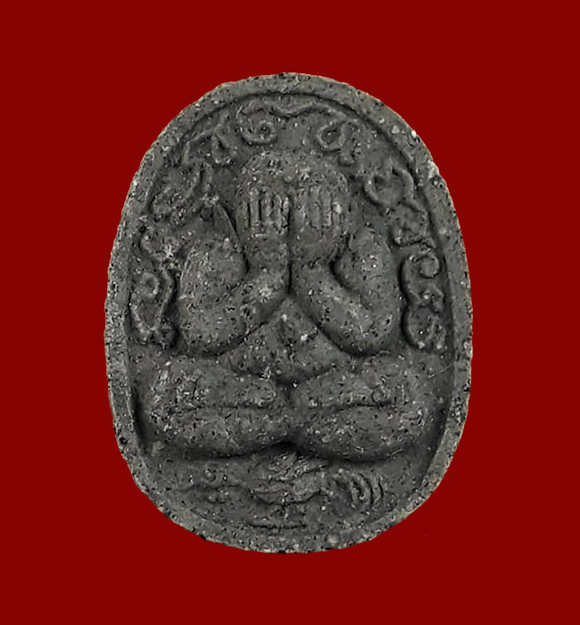 พระปิดตาขี่ไก่ รุ่น2 (ไก่หันซ้าย) หลวงปู่วิเวียร วัดดวงแข ปี2536 เนื้อผงใบลาน สีดำ